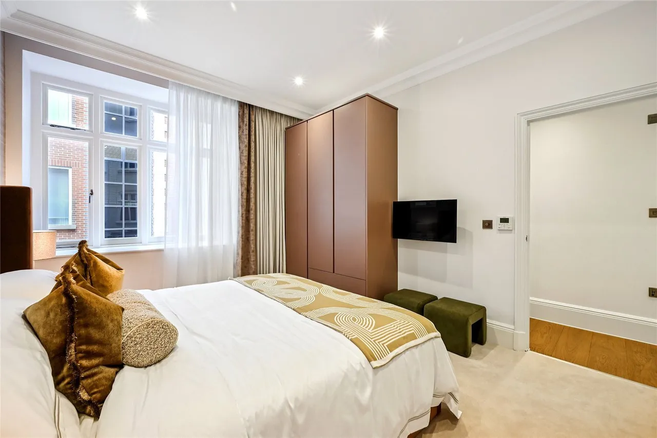 Stratton Street, London, W1J, photo 8