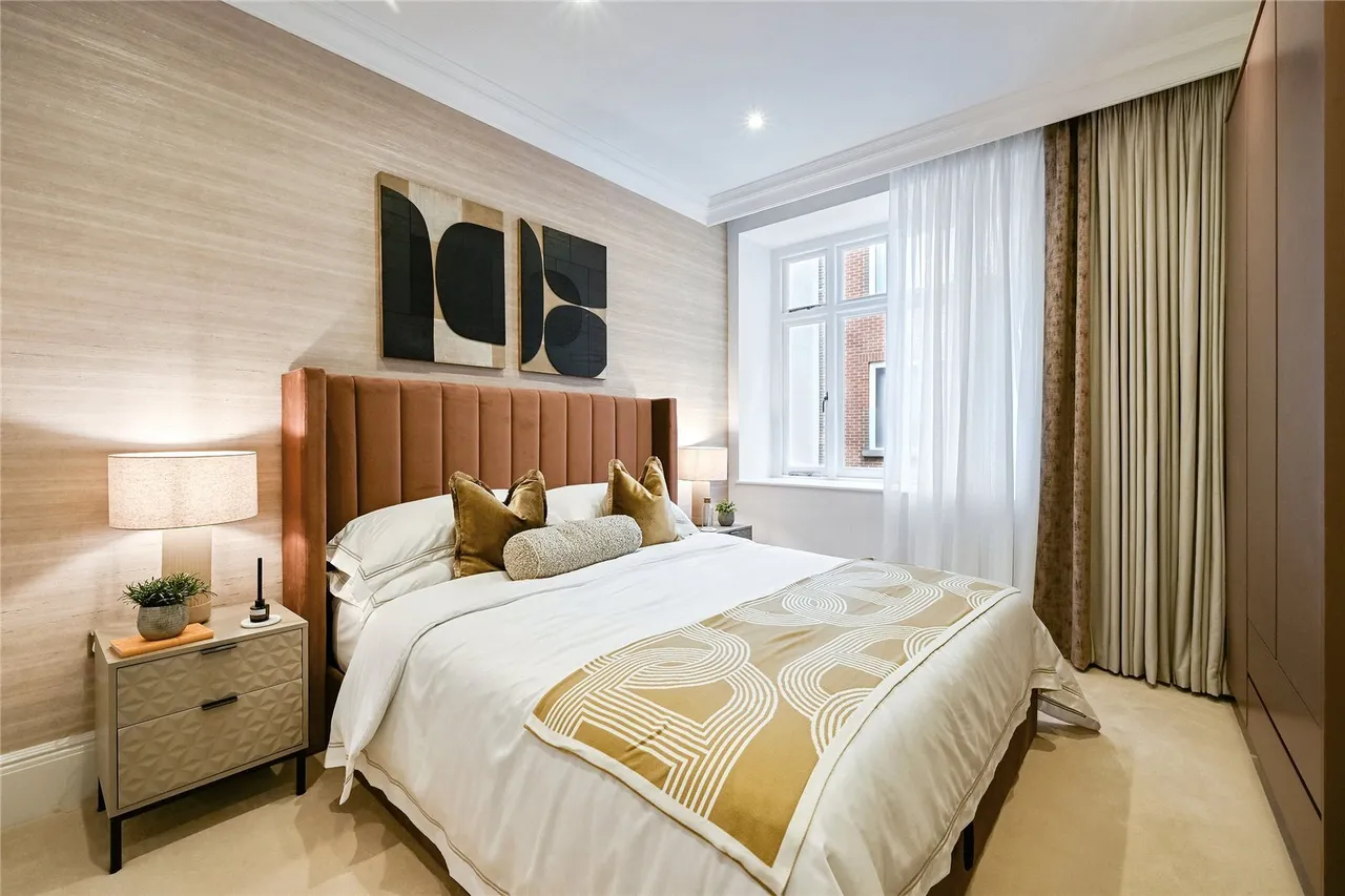 Stratton Street, London, W1J, photo 2