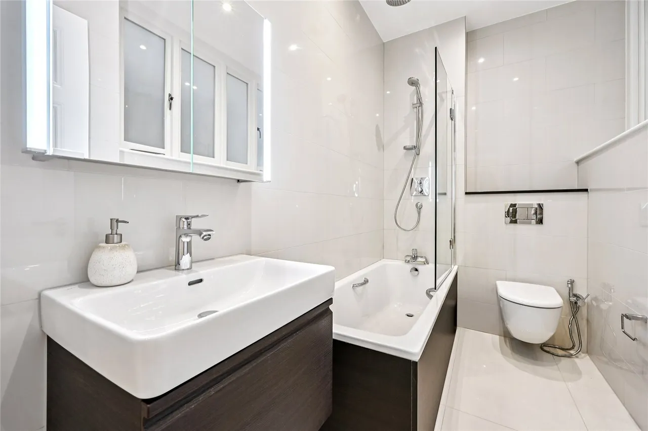 Stratton Street, London, W1J, photo 12