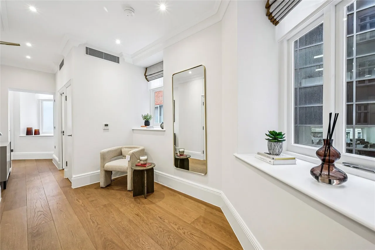 Stratton Street, London, W1J, photo 13