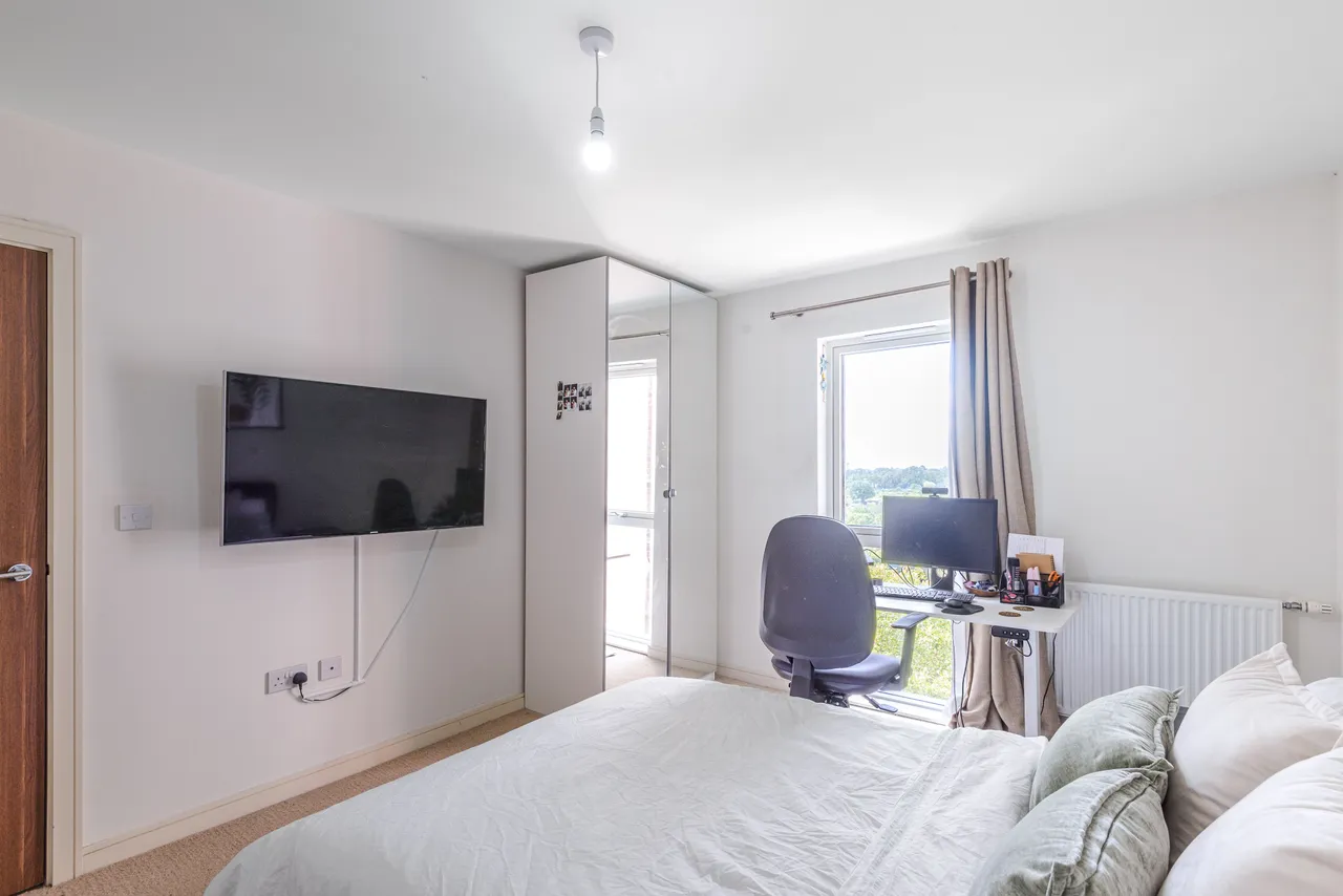 57 Crested Court, 3 Shearwater Drive, London, photo 4