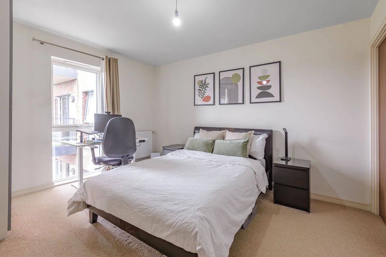 57 Crested Court, 3 Shearwater Drive, London, photo 3