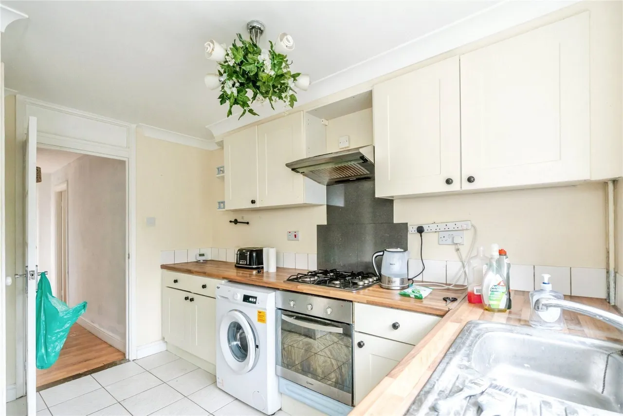 Winterbourne Road, Chichester, PO19, photo 12