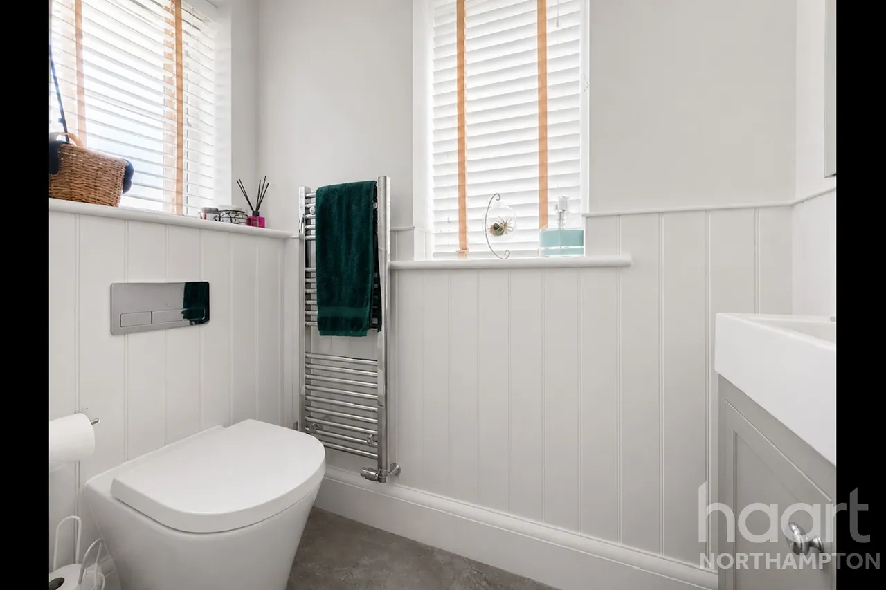 Upton Hall Crescent, Northampton, NN5, photo 5