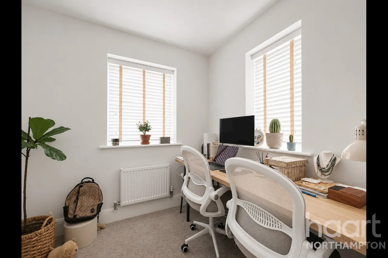 Upton Hall Crescent, Northampton, NN5, photo 13