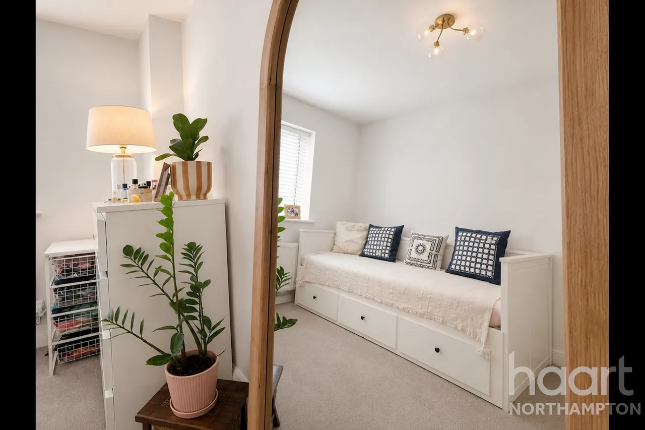 Upton Hall Crescent, Northampton, NN5, photo 11
