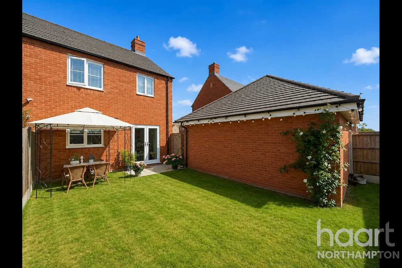 Upton Hall Crescent, Northampton, NN5, photo 20