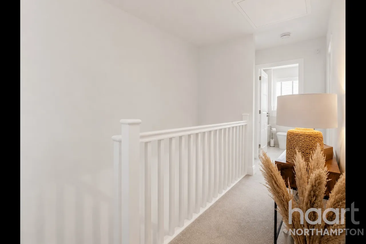 Upton Hall Crescent, Northampton, NN5, photo 10