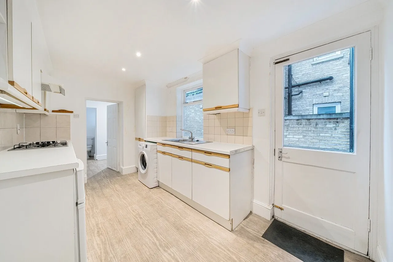 Queenstown Road, Battersea, London, SW8, photo 11
