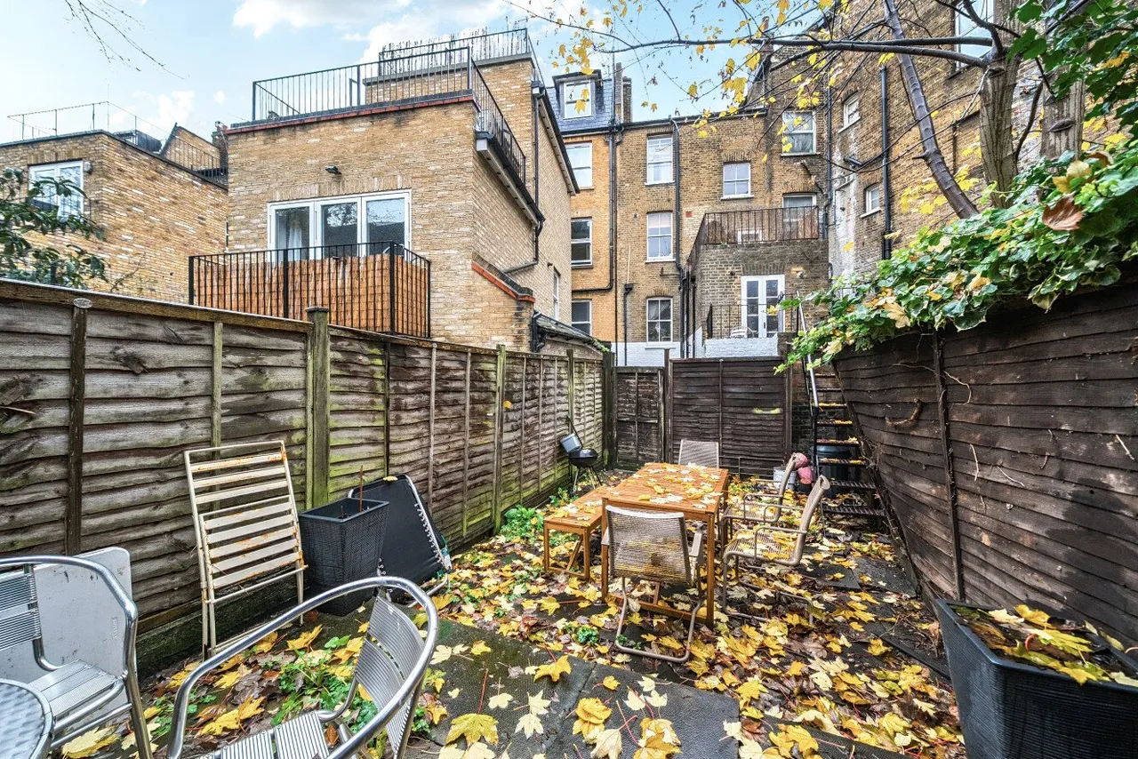 Queenstown Road, Battersea, London, SW8, photo 2