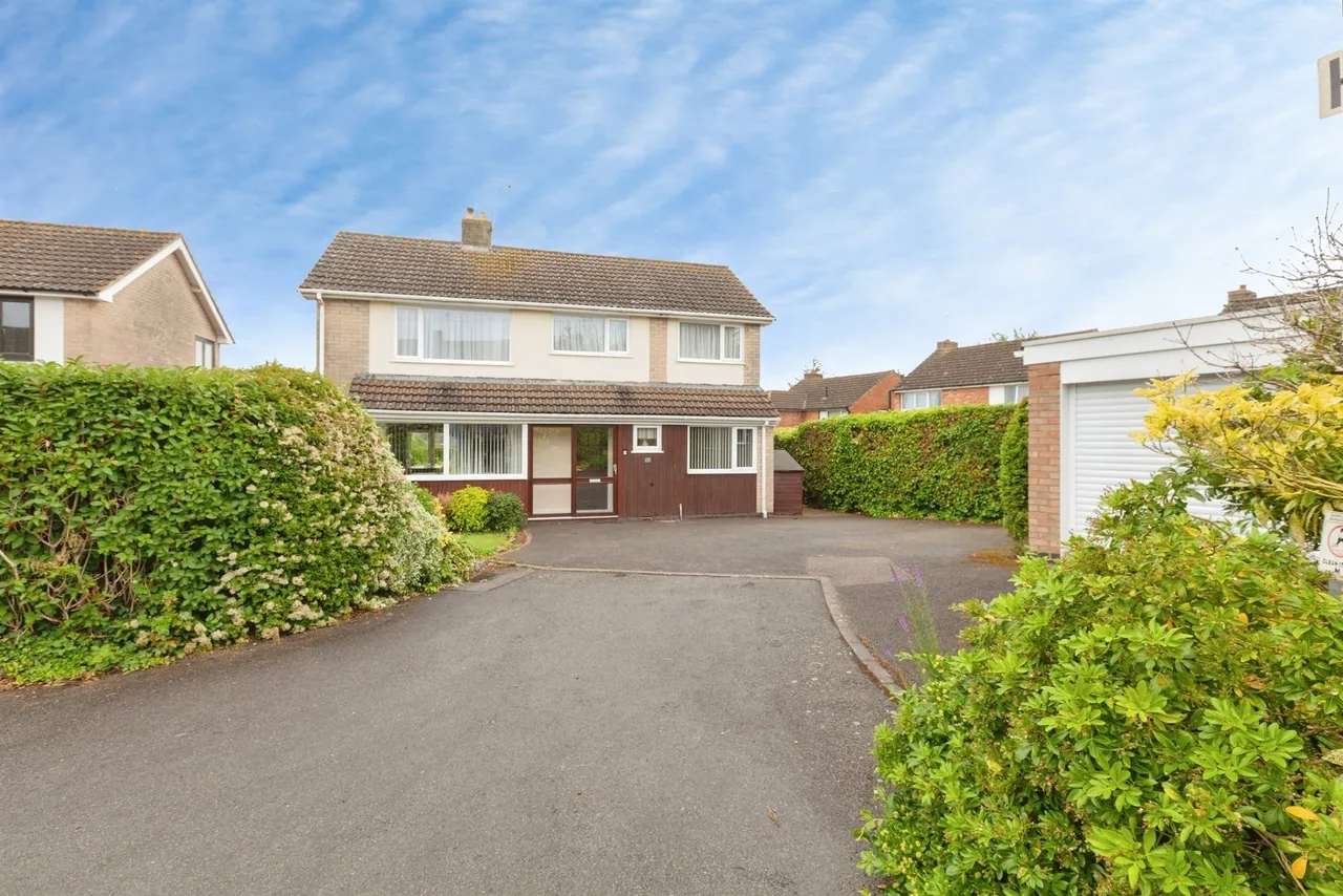 5 bed house for sale, Marston Close, Oadby, LE2