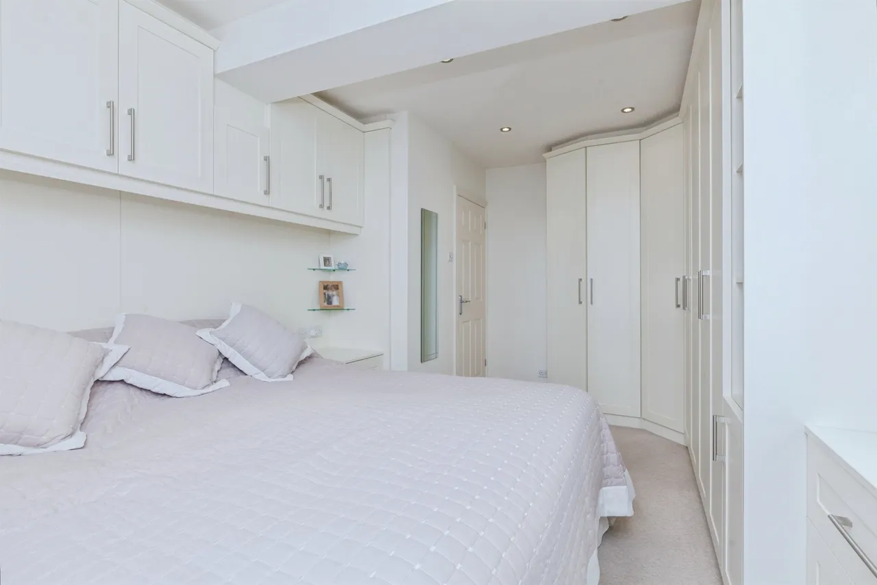 Marston Close, Oadby, LE2, photo 10
