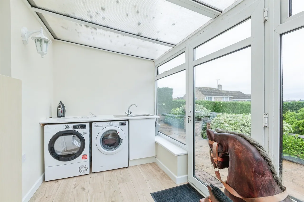 Marston Close, Oadby, LE2, photo 9