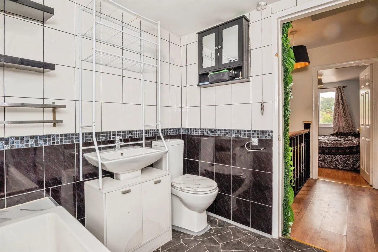 Tolladine Road, Worcester, WR4, photo 15