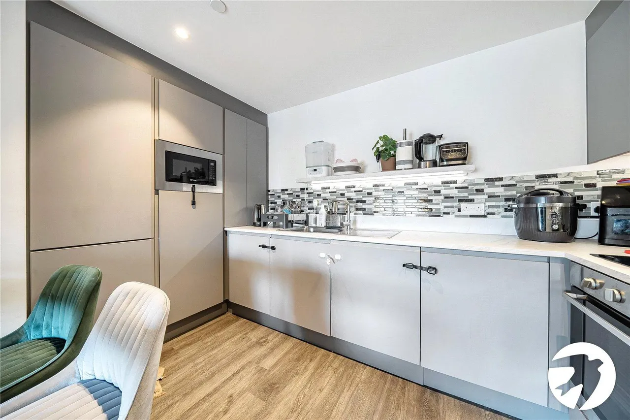 Felixstowe Road, SE2, photo 13