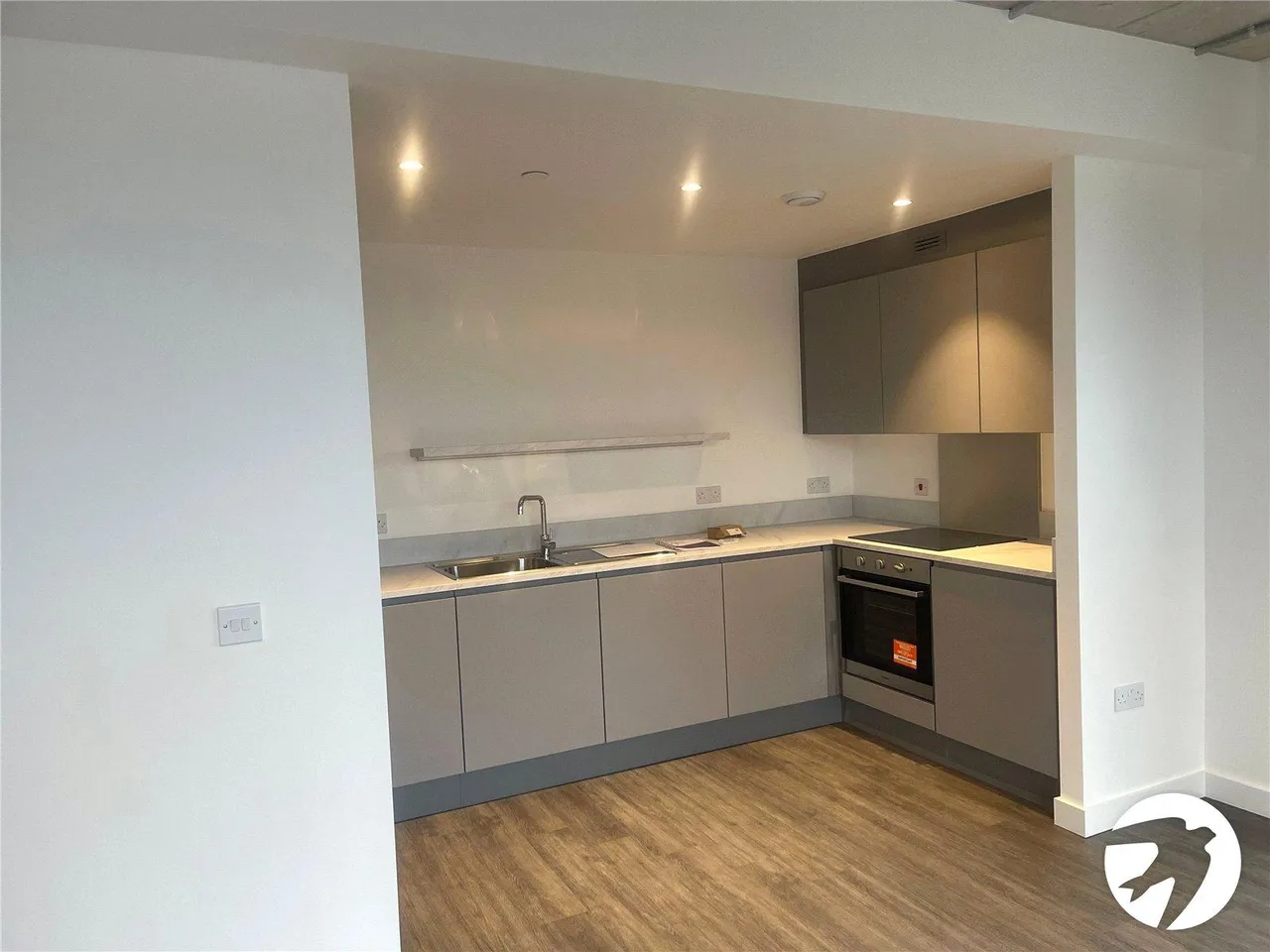 Felixstowe Road, SE2, photo 14