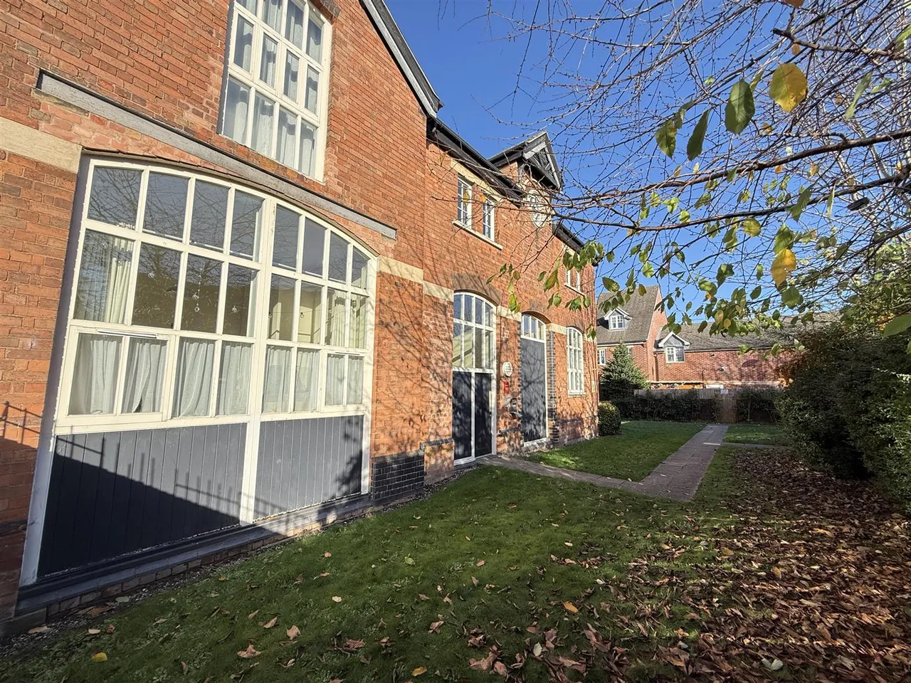 Caroline Court, Burton On Trent, DE14, photo 9