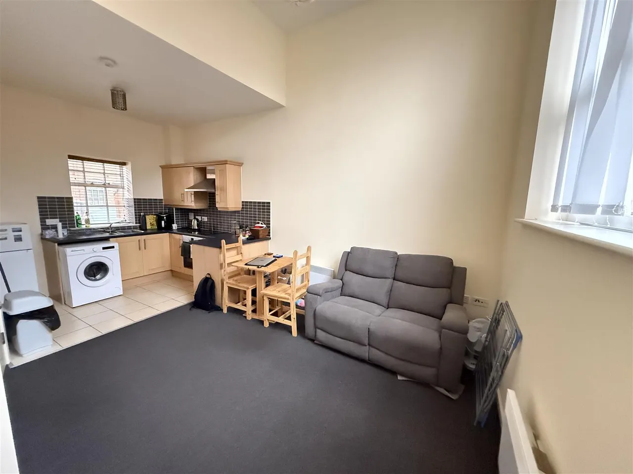 Caroline Court, Burton On Trent, DE14, photo 5