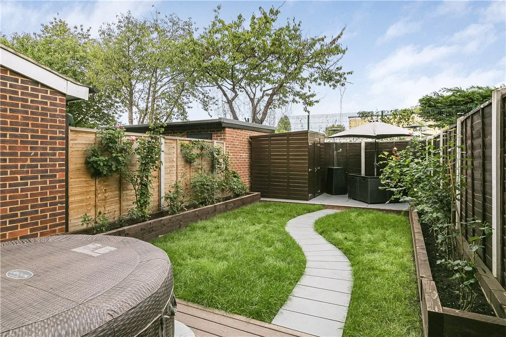 Benham Gardens, Hounslow, TW4, photo 5