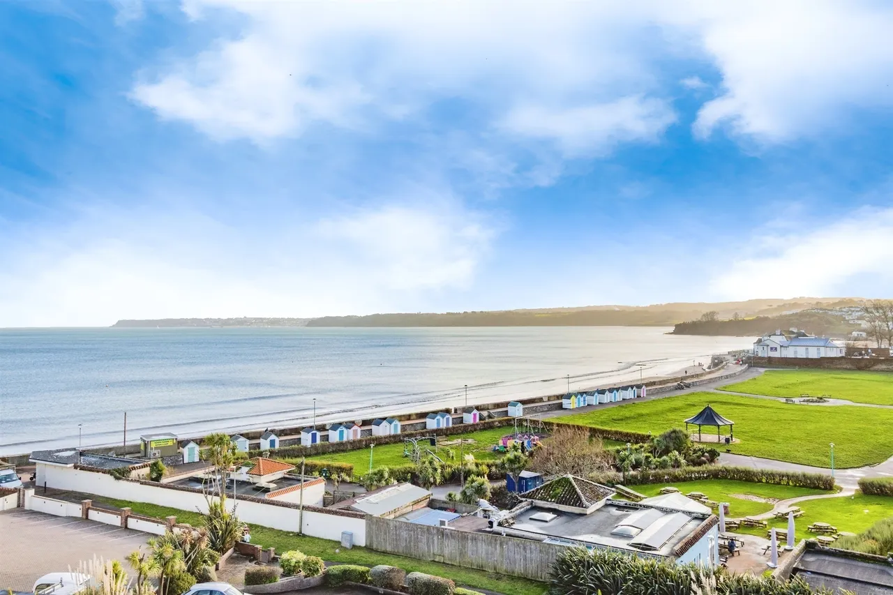 2 bed flat for sale, Alta Vista Road, Paignton, TQ4