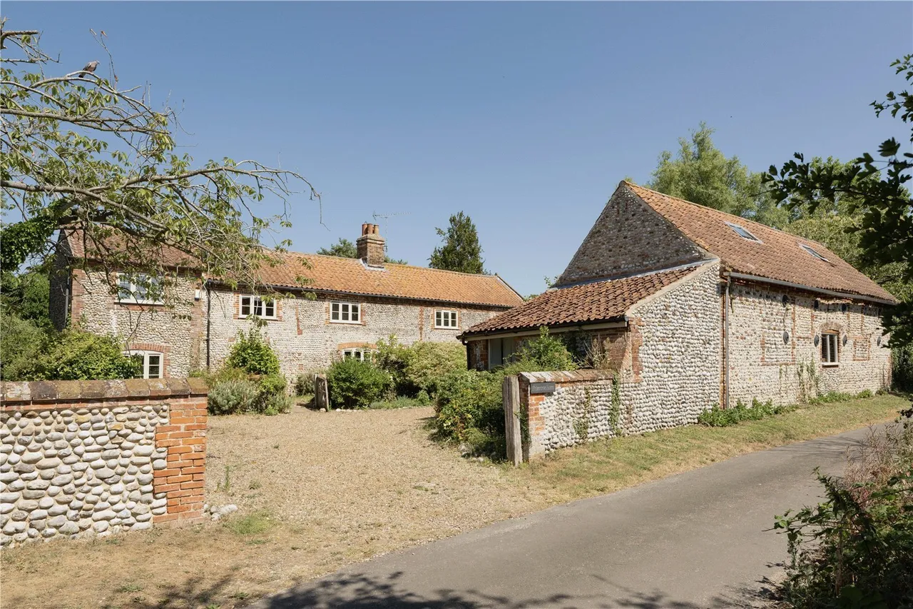 Chapel Street, Wiveton, NR25, photo 31