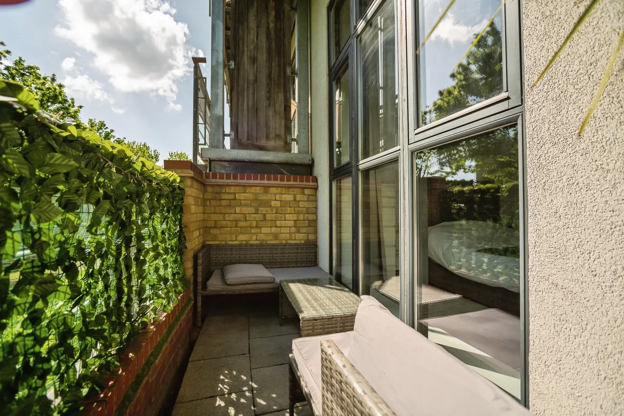 Skylark Avenue, Greenhithe, photo 10