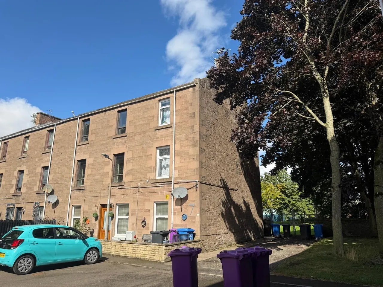 3 bed house to rent — Albert Place, Brechin