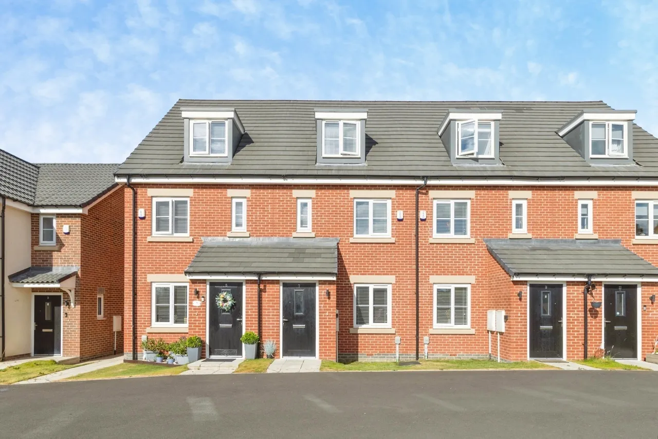 3 bed house for sale — Raspberry Grove, Darlington, Durham, DL1