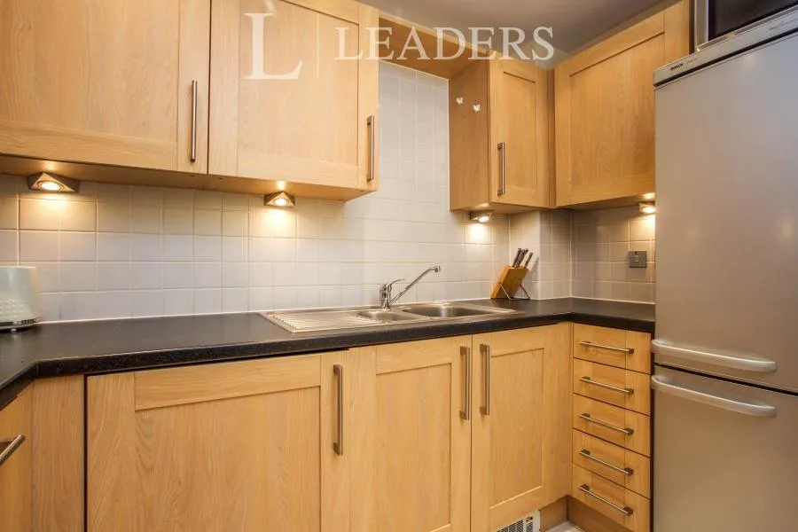 William Booth Place, Woking, GU21, photo 5