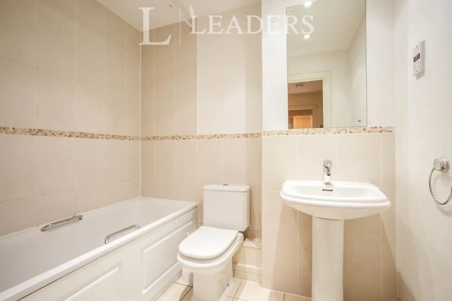 William Booth Place, Woking, GU21, photo 8