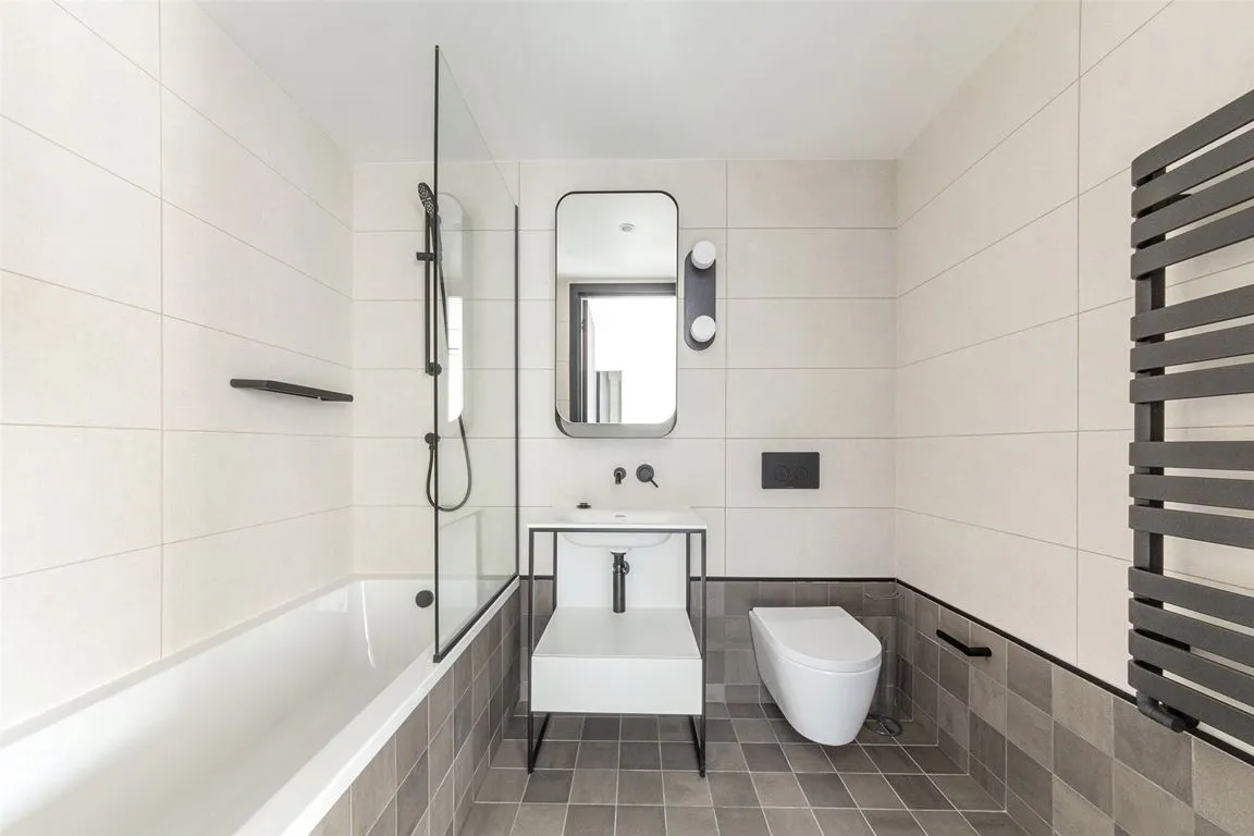 Lawrence Road, Seven Sisters, photo 11