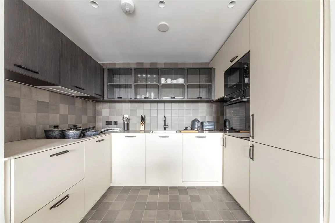 Lawrence Road, Seven Sisters, photo 5