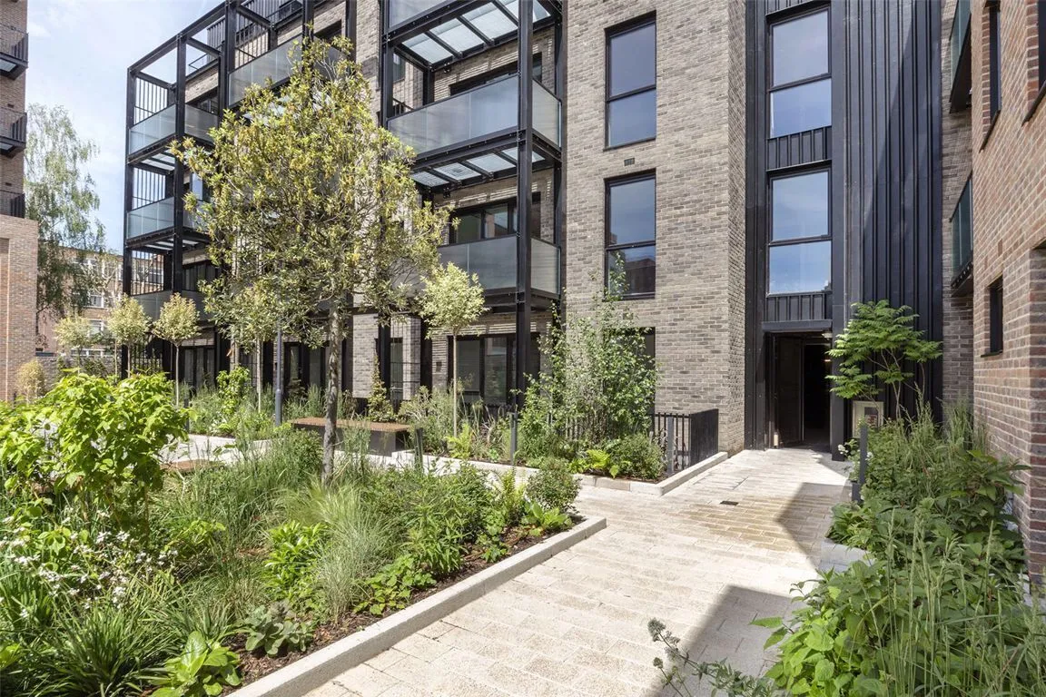 Lawrence Road, Seven Sisters, photo 13