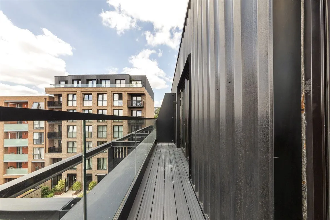 Lawrence Road, Seven Sisters, photo 7