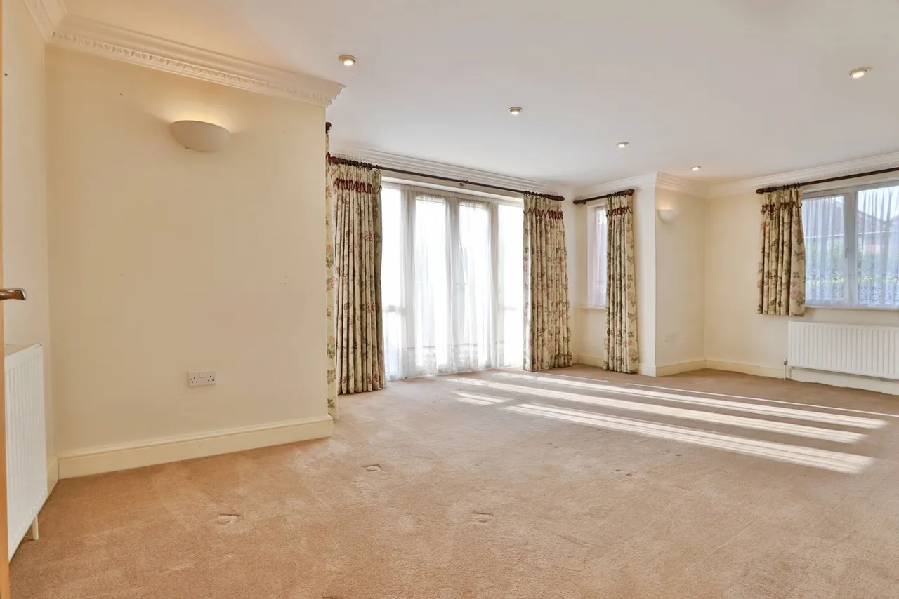 Stuart Road, Highcliffe, BH23, photo 4
