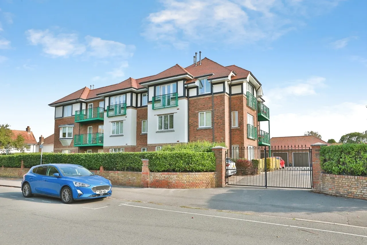 Stuart Road, Highcliffe, BH23, photo 11