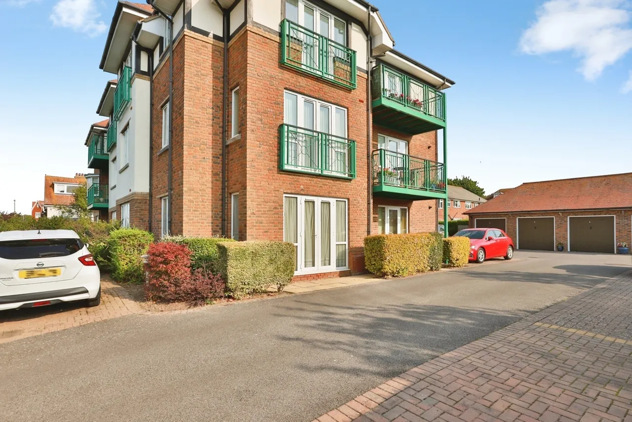 Stuart Road, Highcliffe, BH23, photo 6