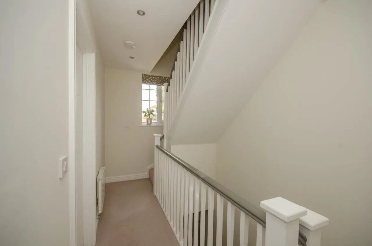 Cave Close, Downend, BS16, photo 20