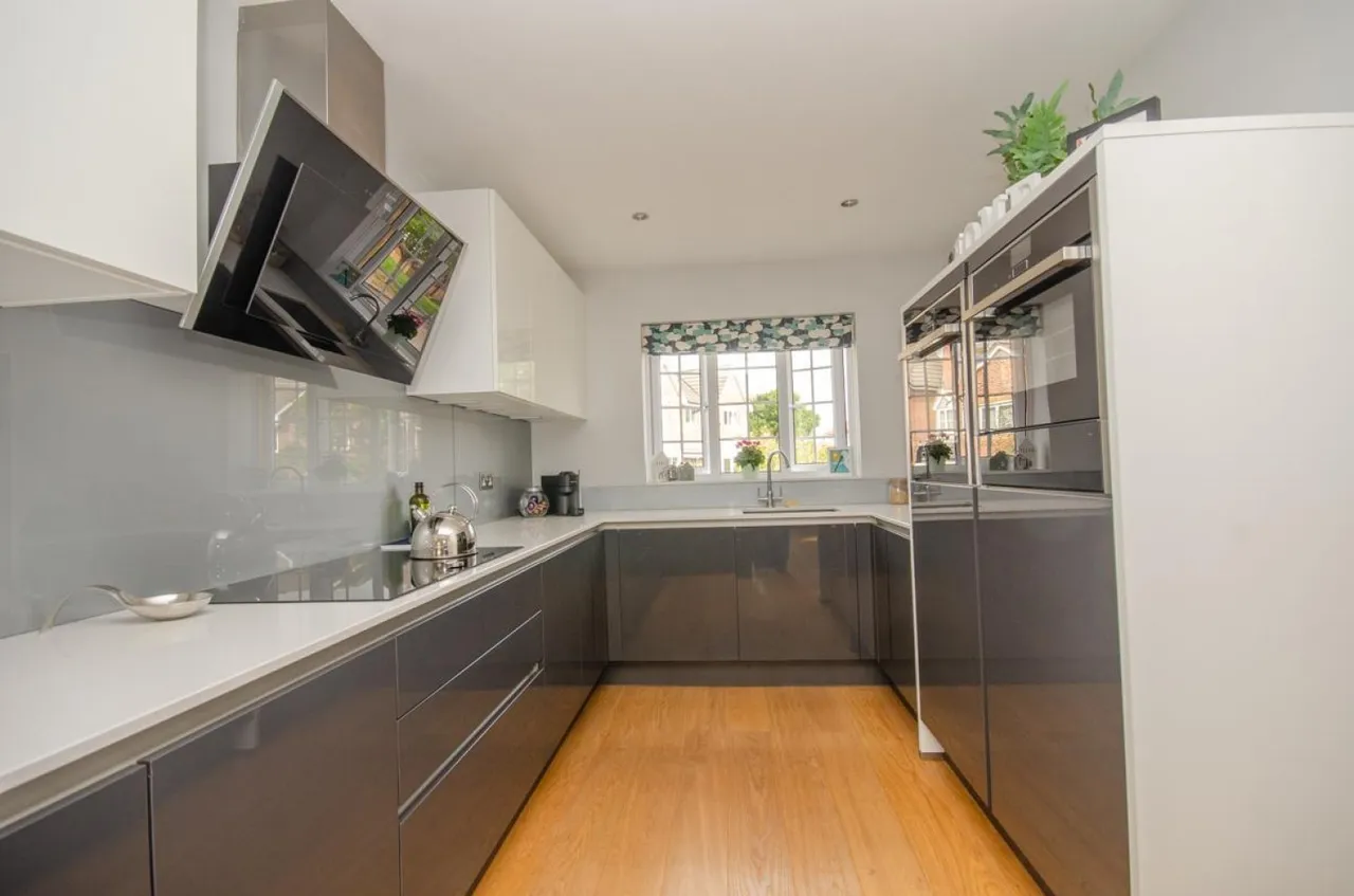 Cave Close, Downend, BS16, photo 4