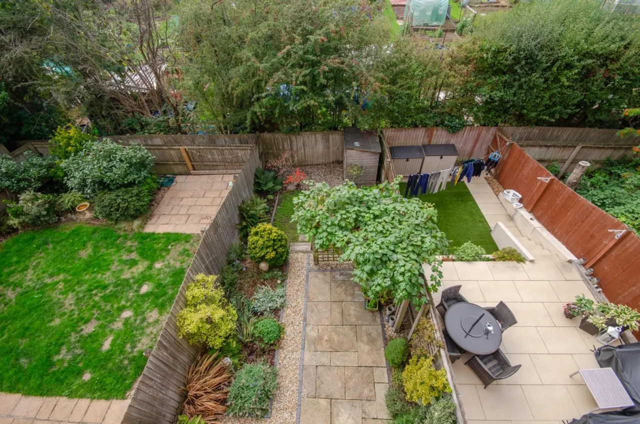 Cave Close, Downend, BS16, photo 28