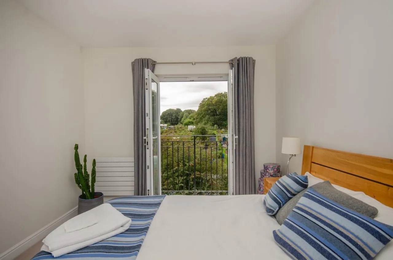 Cave Close, Downend, BS16, photo 23