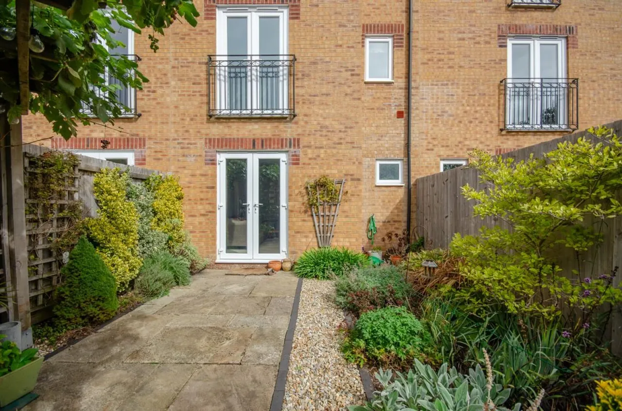 Cave Close, Downend, BS16, photo 26