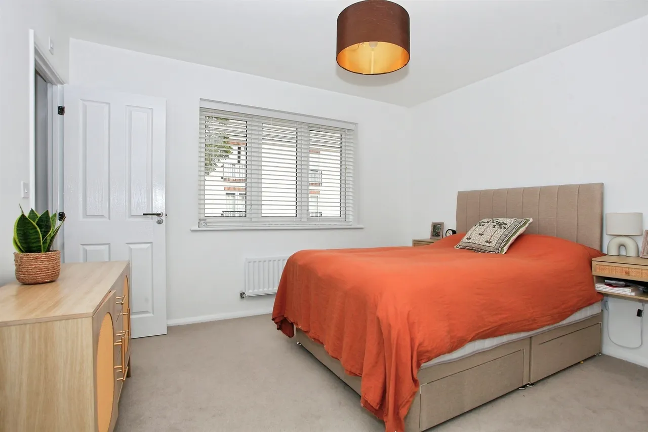 The Pines, Orton Longueville, PE2, photo 8