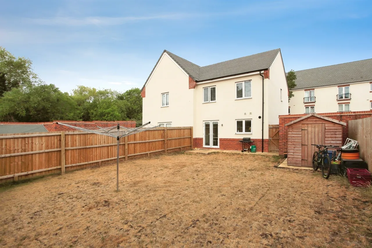 The Pines, Orton Longueville, PE2, photo 15