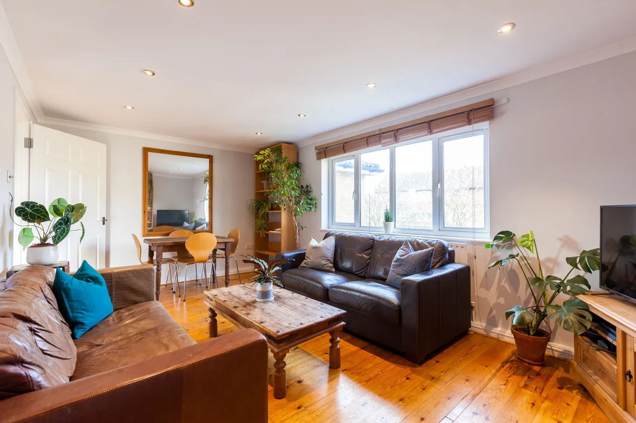 2 bed flat to rent, London, N7