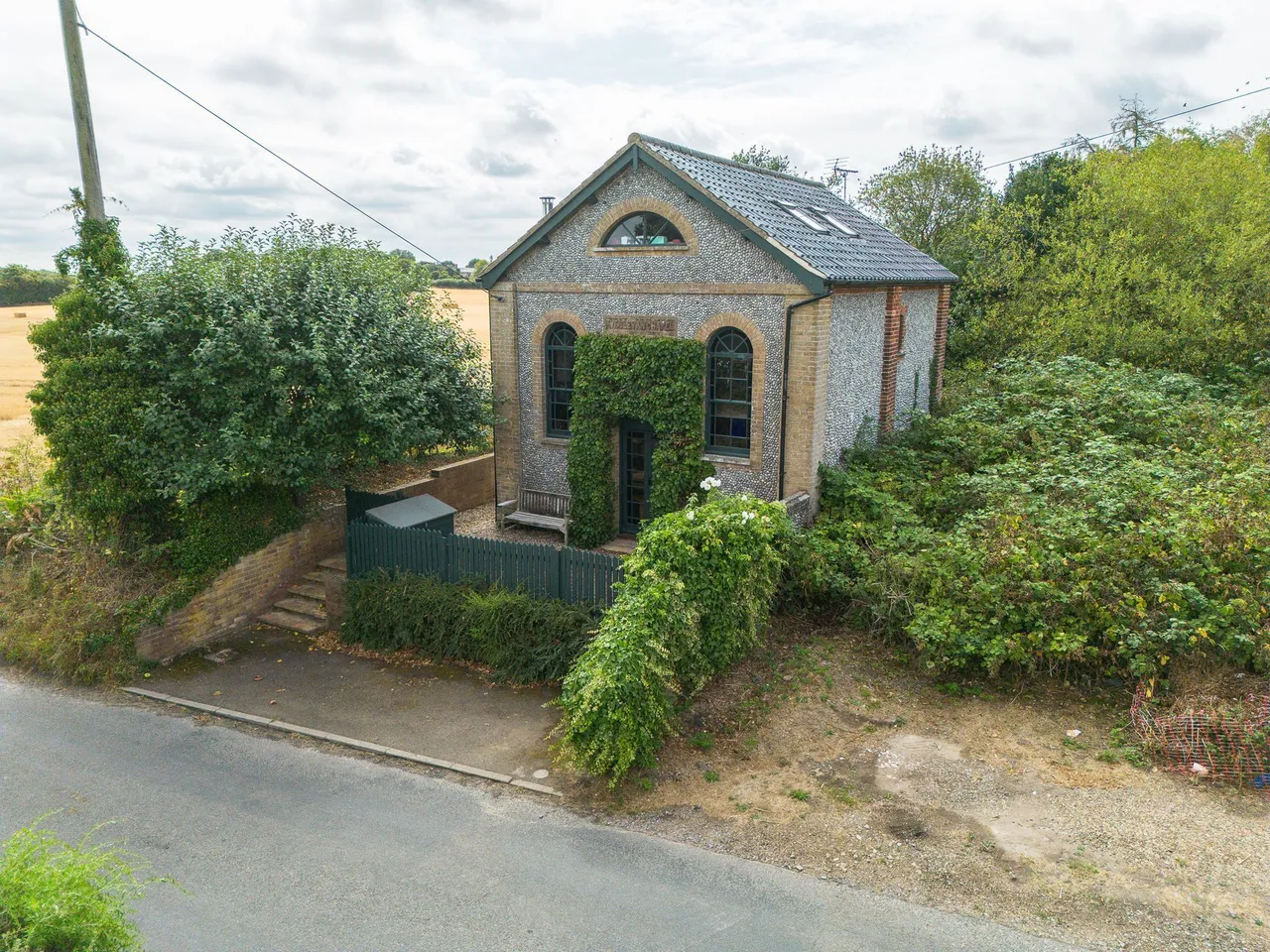 3 bed house for sale, Delightful Detached Former Village Ch