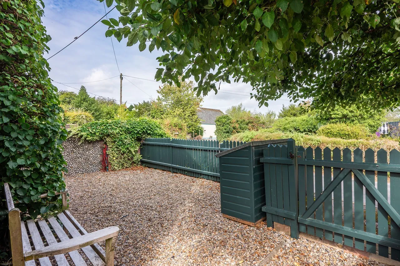 Delightful Detached Former Village Ch, photo 14