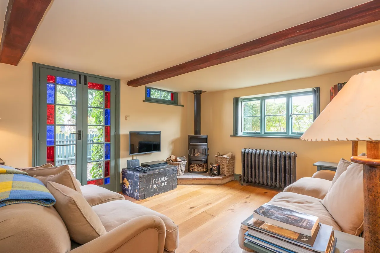Delightful Detached Former Village Ch, photo 5