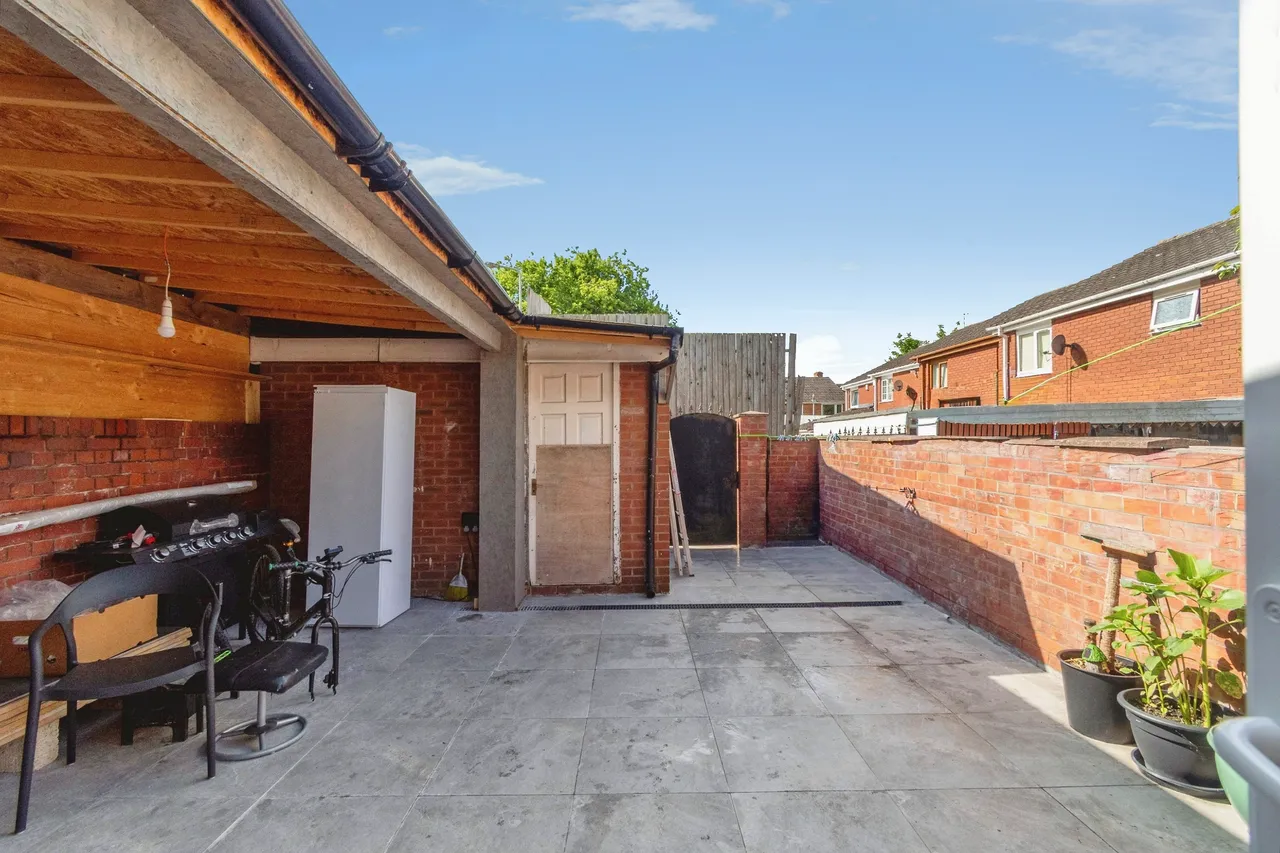 Dunstall Avenue, Wolverhampton, photo 12