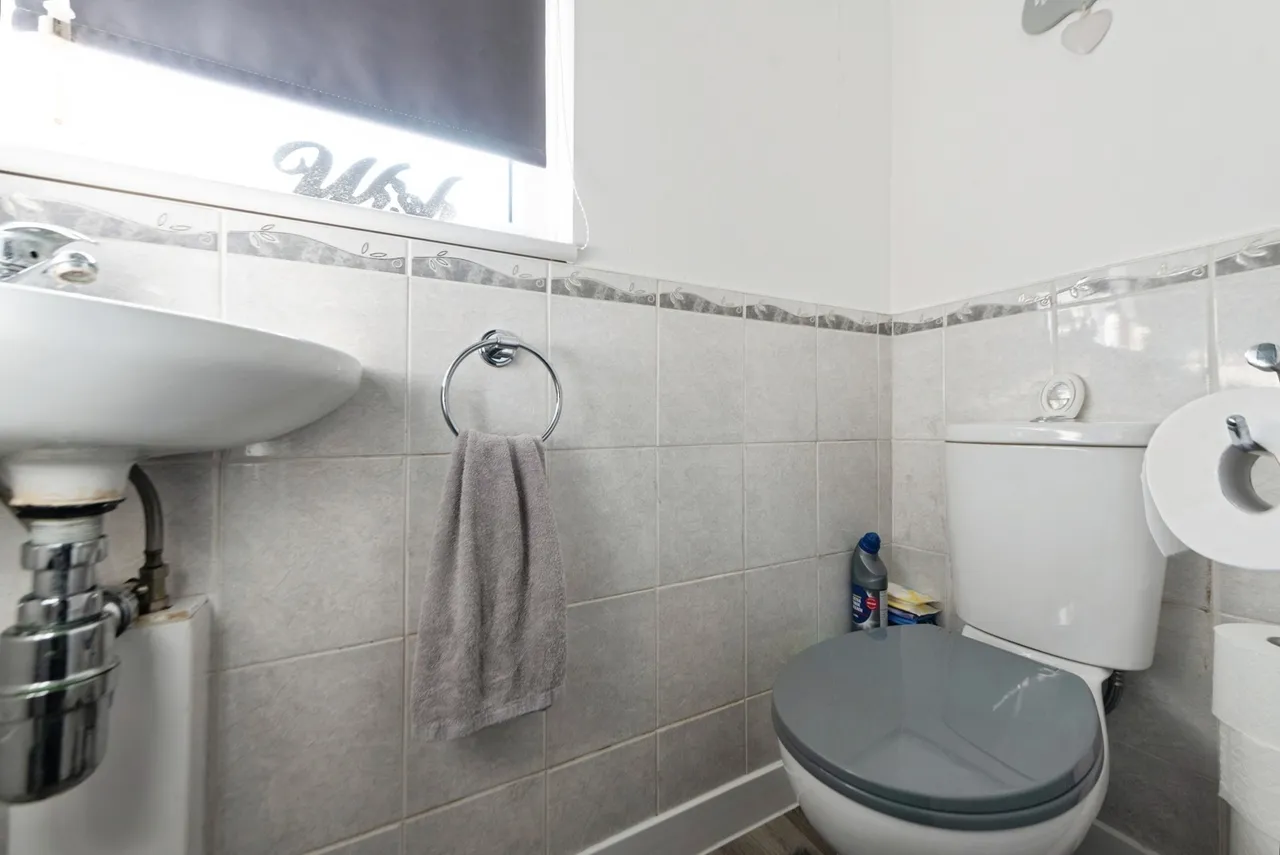 Carisbrooke Road, Gosport, PO13, photo 18